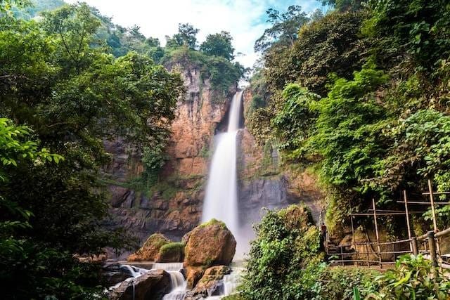 Tempat Wisata di Pandeglang Banten yang Wajib Dikunjungi 5 | Molly Wisata 2025 Curug Leuwi Bumi