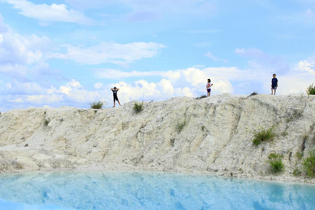 Danau Biru Tewang Pajangan