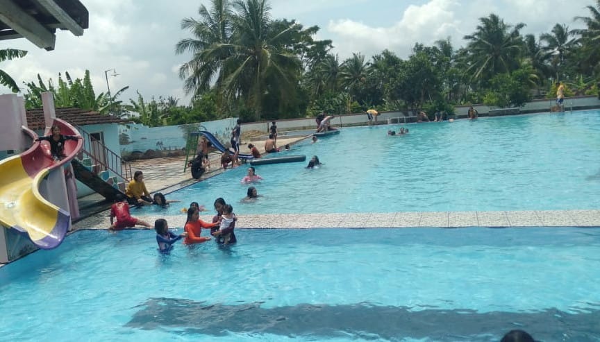 Tempat Wisata di Pandeglang Banten yang Wajib Dikunjungi 18 | Molly Wisata 2025 Kolam Pemandian Cikoromoy