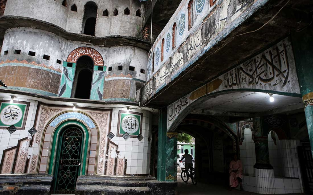 Masjid Pintu Seribu