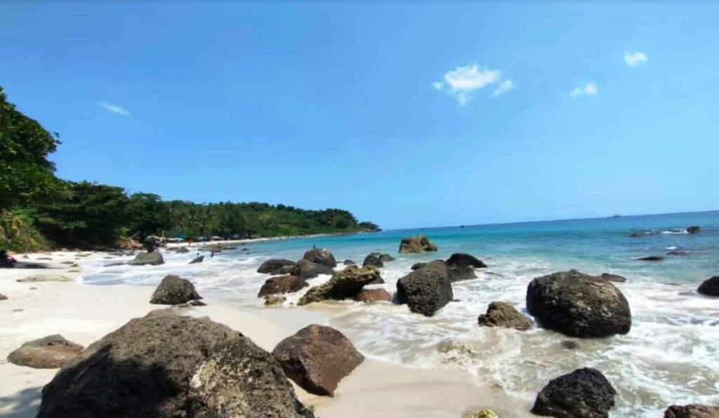 Tempat Wisata di Pandeglang Banten yang Wajib Dikunjungi 7 | Molly Wisata 2025 Pantai Batu Hideung