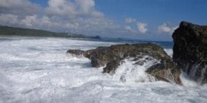 Pantai Karang Falaete