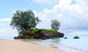 Pantai Salarem
