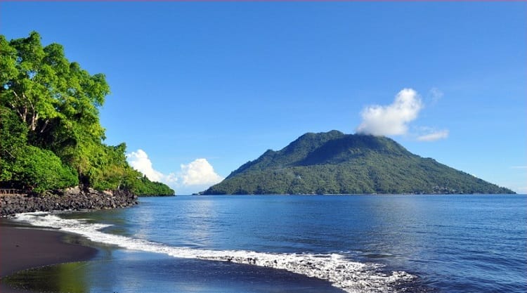Pantai Sulamadaha