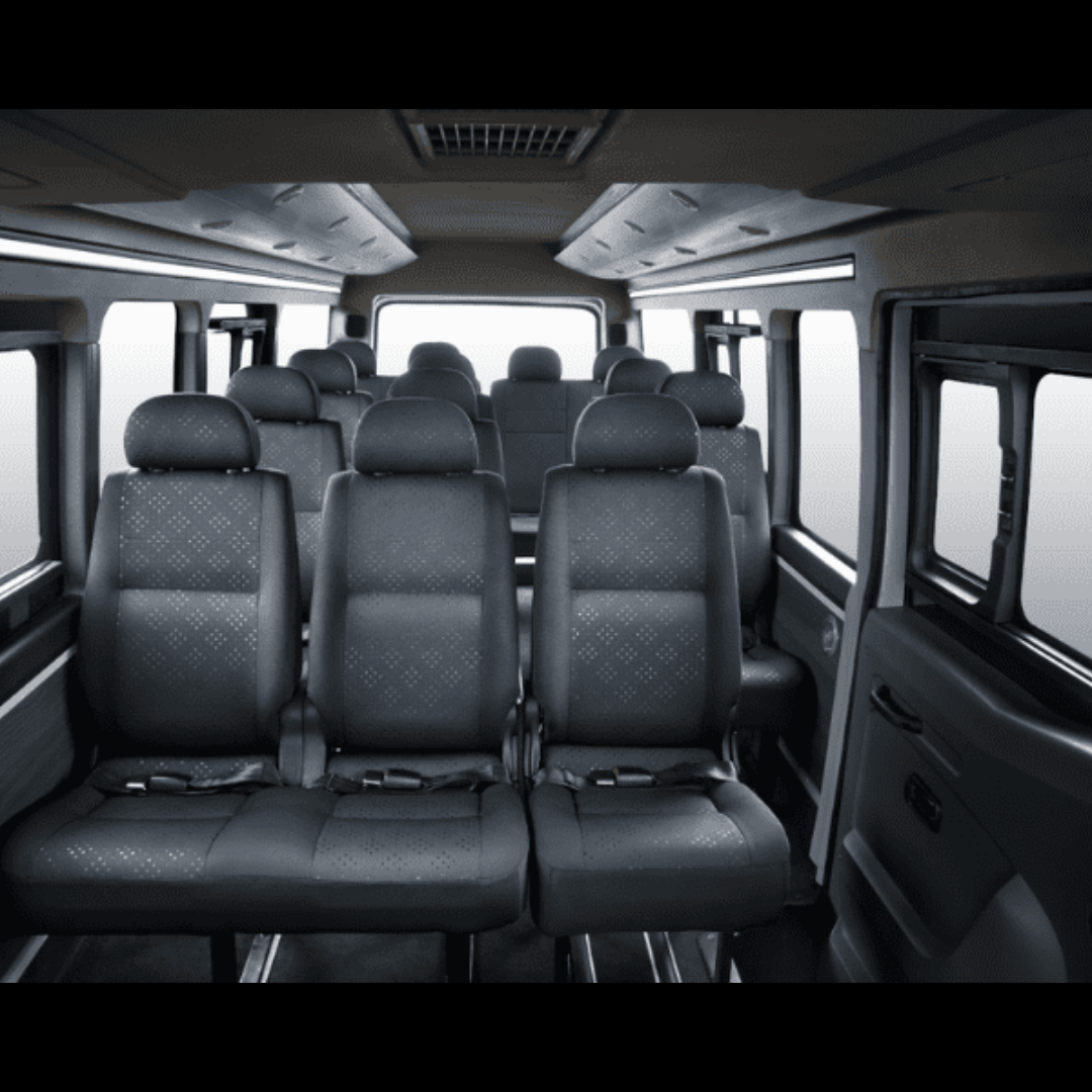 Interior Isuzu Giga NLR Euro 4 VVIP Molly Rent Car Depok Spesialis Margonda Cinere