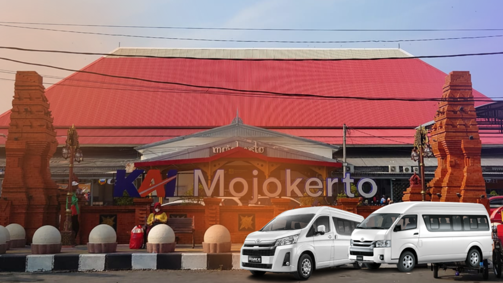 Sewa Hiace Mojokerto dan Elf Long untuk rombongan ziarah ke Makam Troloyo atau gathering kantor
