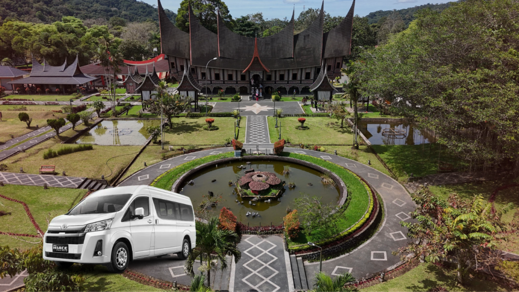 Sewa Hiace Padang murah untuk tour wisata Bukittinggi Lembah Harau dan Puncak Mandeh Sewa Hiace Padang murah untuk tour wisata Bukittinggi Lembah Harau dan Puncak Mandeh