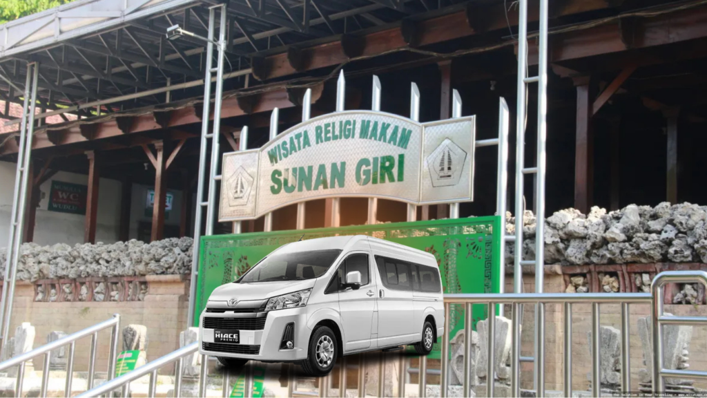 Sewa Mobil Gresik Lepas Kunci untuk ziarah ke Makam Sunan Giri dan jalan-jalan di Gresik Kota Baru (GKB)